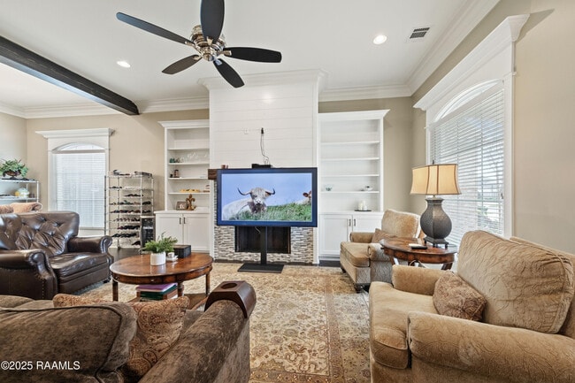 Building Photo - 311 Oats Dr