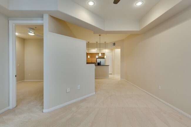 Building Photo - Manhattan Condo - South Las Vegas Blvd.