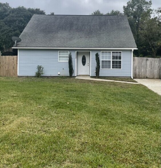 Front of new home! - 10323 Daisy Vestry Rd