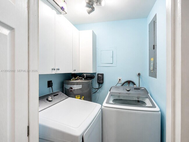 Building Photo - 5716 NW 70th Terrace