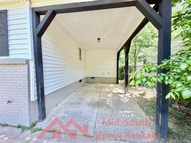 Building Photo - 3682 Suzanne Dr