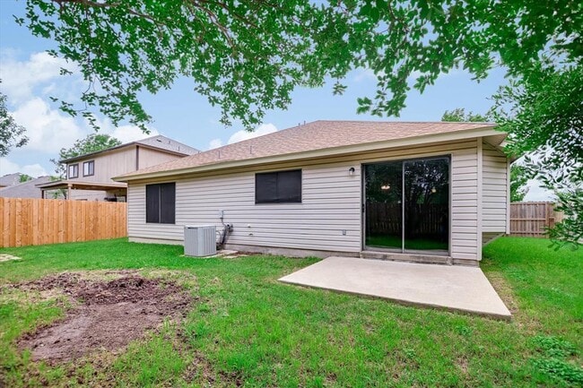 Building Photo - 1353 Lakeside Loop