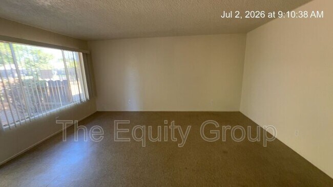 Building Photo - 529 E Kaweah Ave