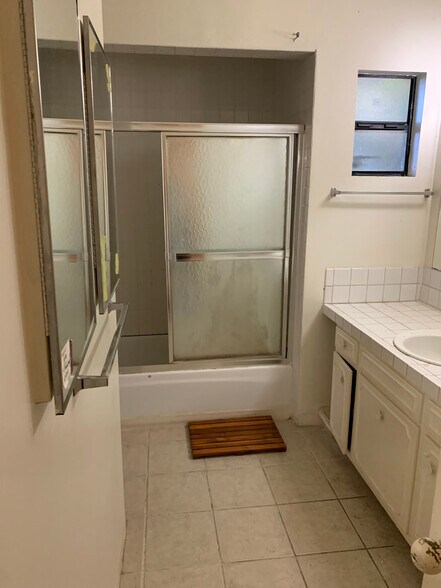 Bathroom - 2640 S Corning St