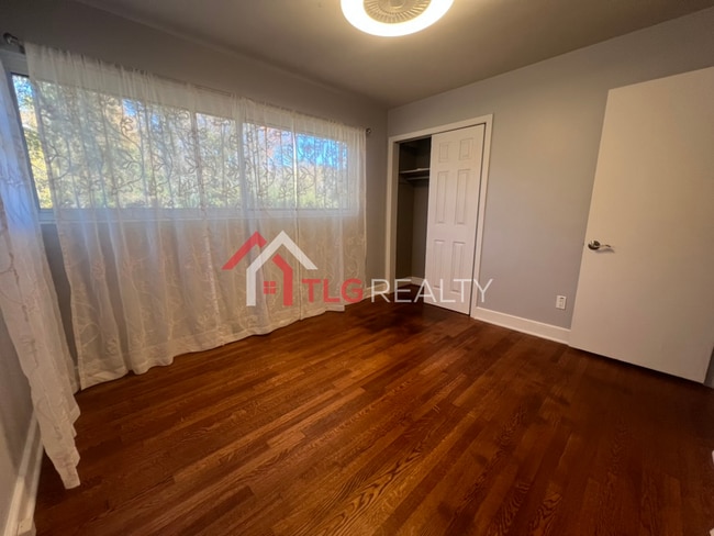 Building Photo - 4044 Somerdale Ln