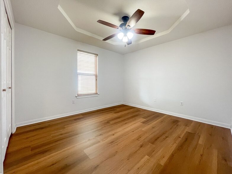Building Photo - 14308 Chisolm Dr