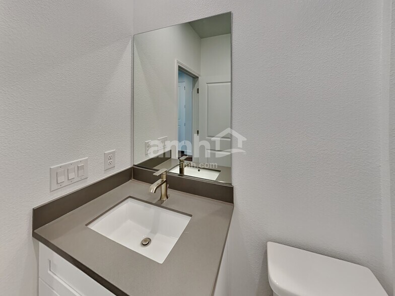 Building Photo - 9122 Ribbon Mdw Ct