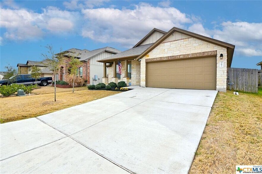 Building Photo - 362 Limerick Rd