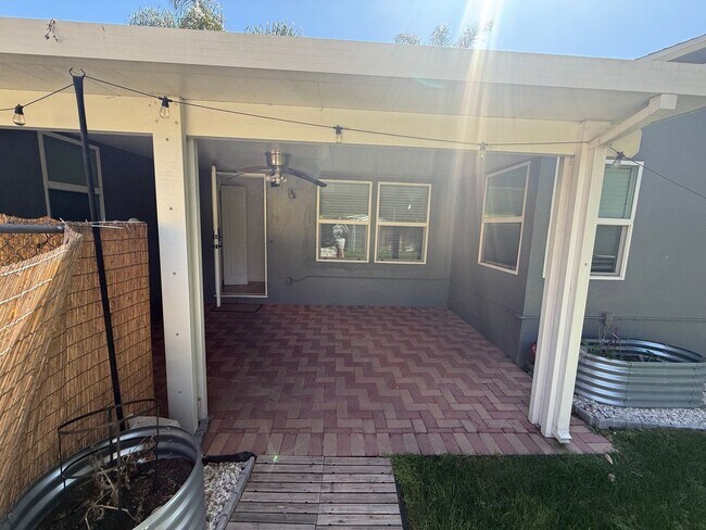 Building Photo - 3B2B House in Toluca Lake/NoHo