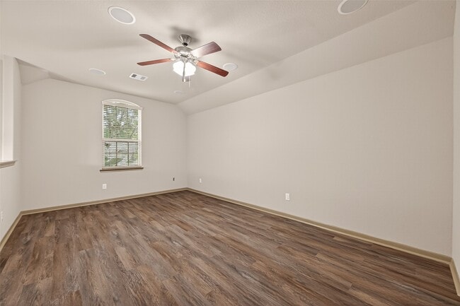 Building Photo - 2510 Shady Falls Ln