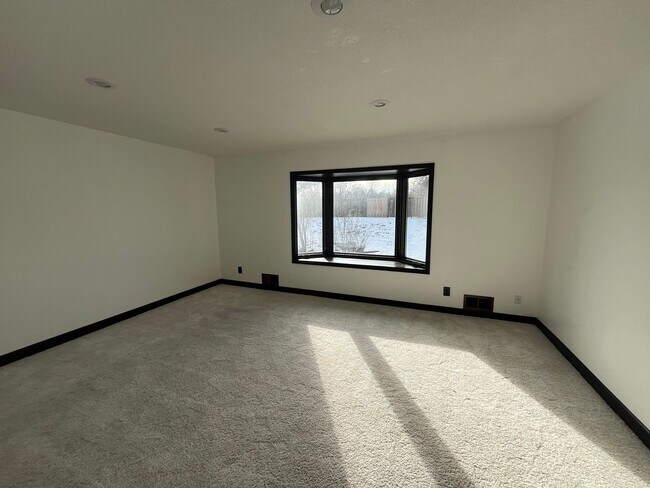 Building Photo - 9225 Garrison Way