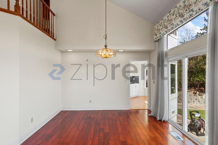 Building Photo - 2030 Laurel Canyon Ct