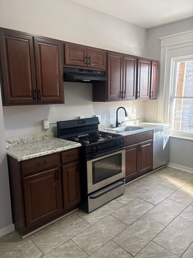Building Photo - Available Now – Spacious 3-Bedroom Townhome in Baltimore City