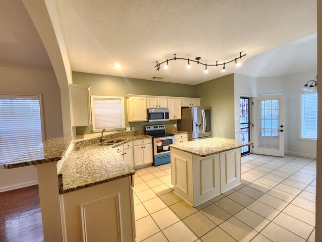 Building Photo - 9333 S Fairmont Cir