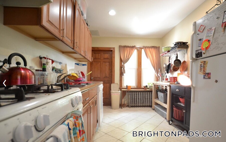 Building Photo - 27 S Crescent Circuit