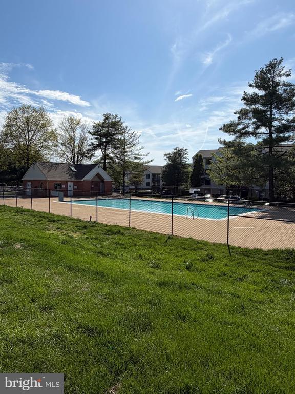 Building Photo - 8395 Buttress Ln