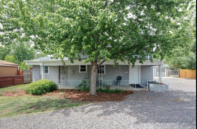 Primary Photo - 2565 Pierce St