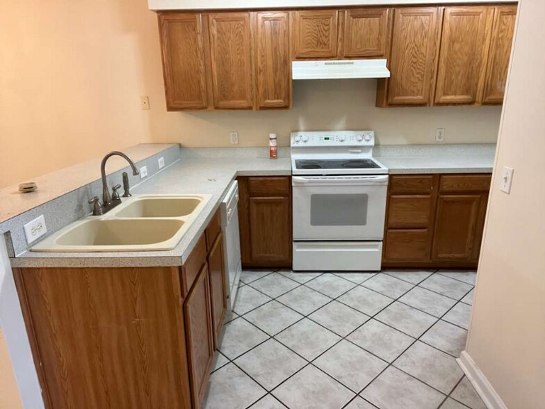 Building Photo - 4025 Sandtrap Ave