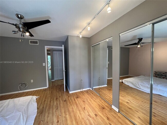 Building Photo - 2350 NW 33rd St