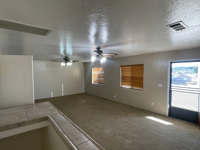 Building Photo - 4 BEDROOMS 3 FULL BATHS HOUSE IN EL CAJON CA