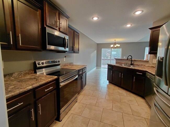 Building Photo - Beautiful home close to post