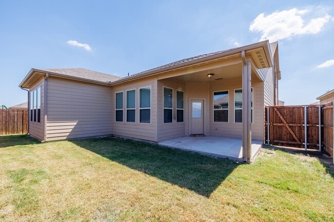 Building Photo - 336 Emerald Creek Dr