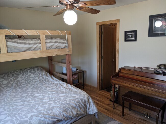 Building Photo - 6009 Blue Spruce Dr
