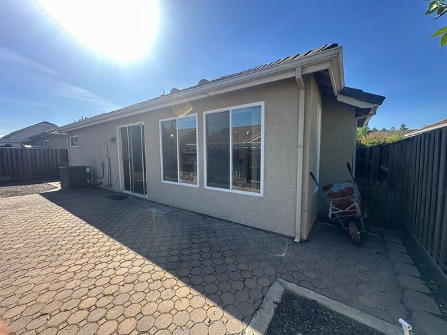 Building Photo - 2713 Donner Trail