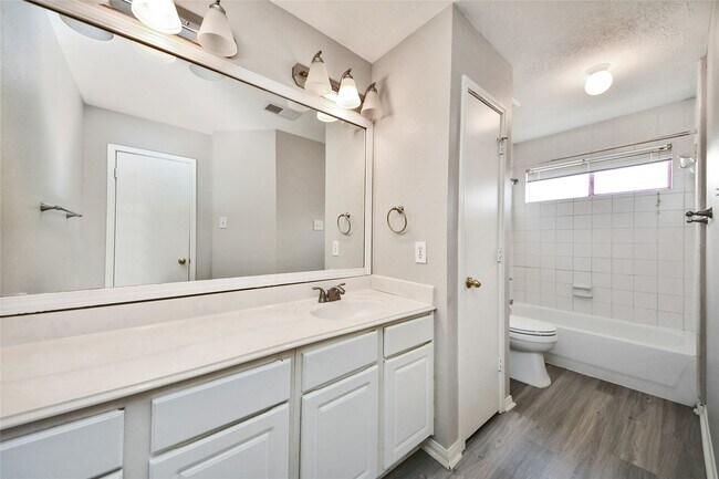 Building Photo - 2602 Desert Sage Dr