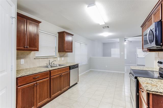 Building Photo - 1213 Basswood Ln