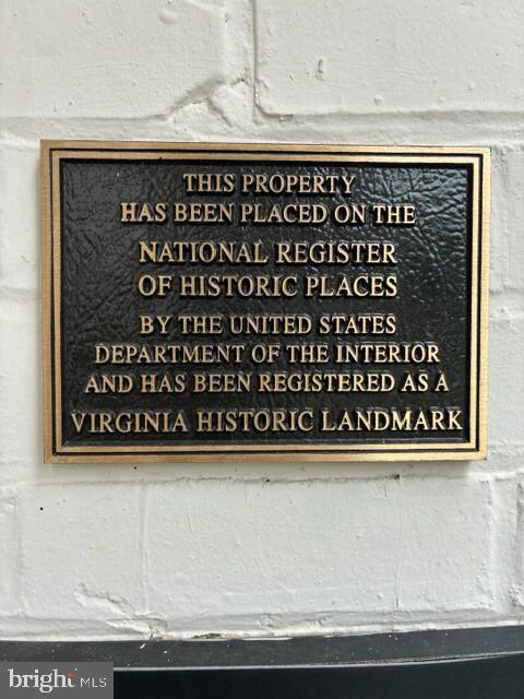 Building Photo - 1319 S Walter Reed Dr