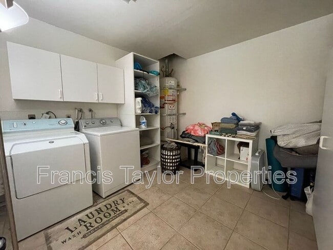 Building Photo - 2422 Teaberry Glen