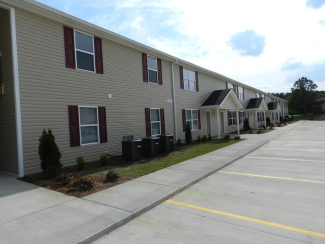 Creekside Apartments - Sylacauga, AL | Apartment Finder