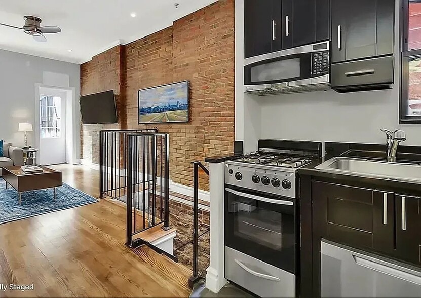 Primary Photo - 248 Mott St
