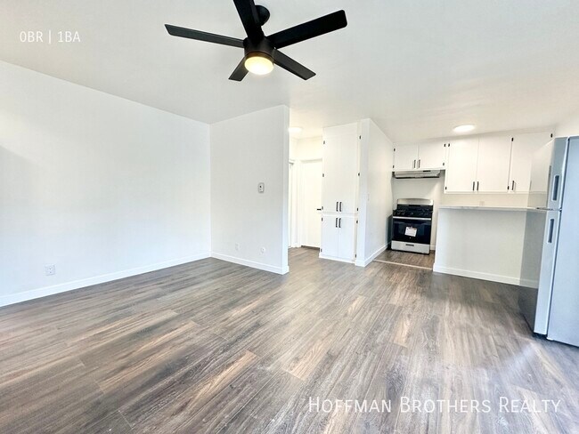 Building Photo - 838 Normandie Ave