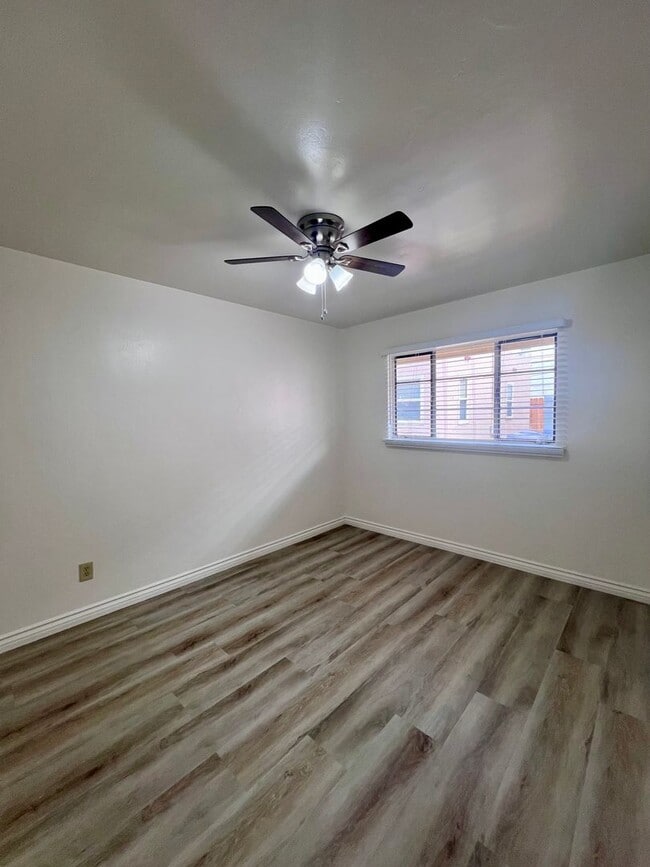 Building Photo - 4326 1/2 SWIFT AVENUE-