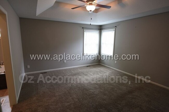 Building Photo - 6303 W 155th Pl