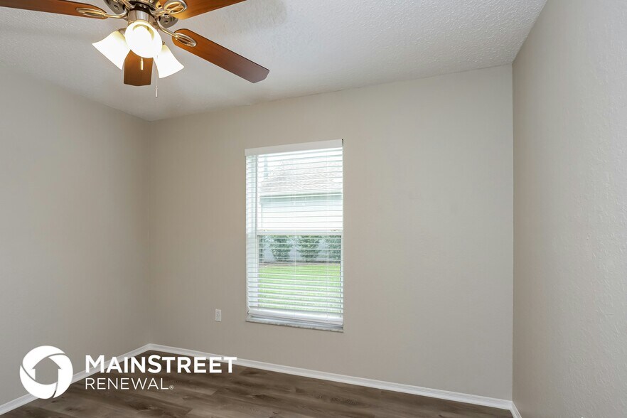 Building Photo - 5499 Moon Valley Dr