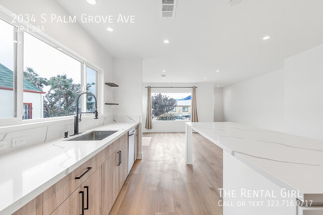 Building Photo - 2034 S Palm Grove Ave