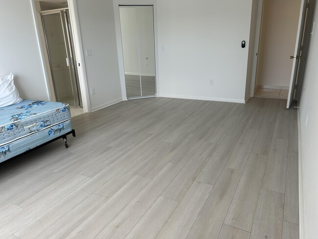 Building Photo - 9589 Tavernier Dr