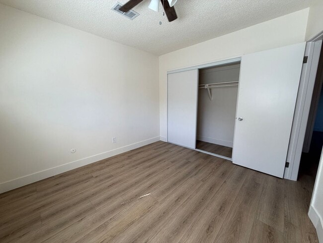 Building Photo - 820-824 W Palmyra Ave