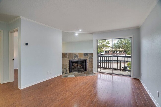 Building Photo - 8888 Tallwood Dr