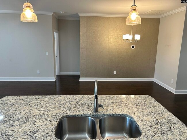 Building Photo - 905 Layton Way