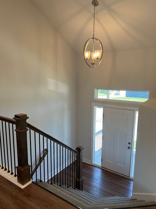 Building Photo - NEW PRICE!!!  Don't miss out.