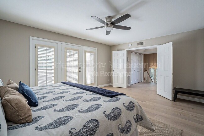 Building Photo - 10527 E Fanfol Ln