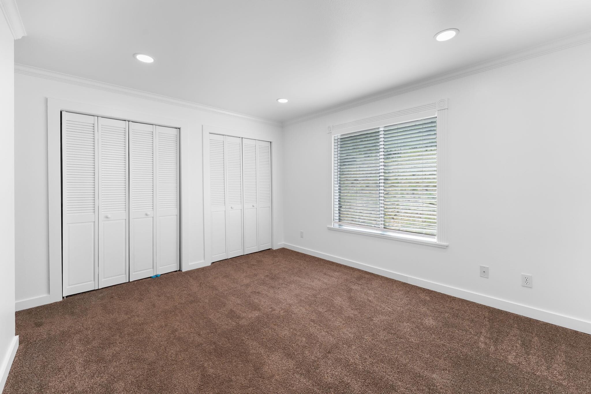 Master bedroom with tons of closet space - 1650 Upper Ironhorse Loop