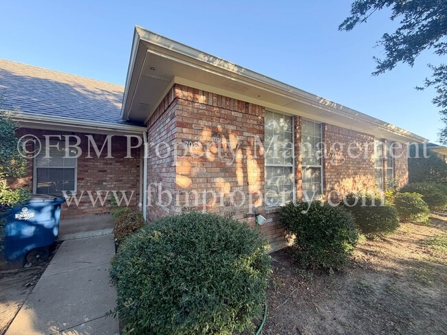 Primary Photo - 706 Biloxi Dr