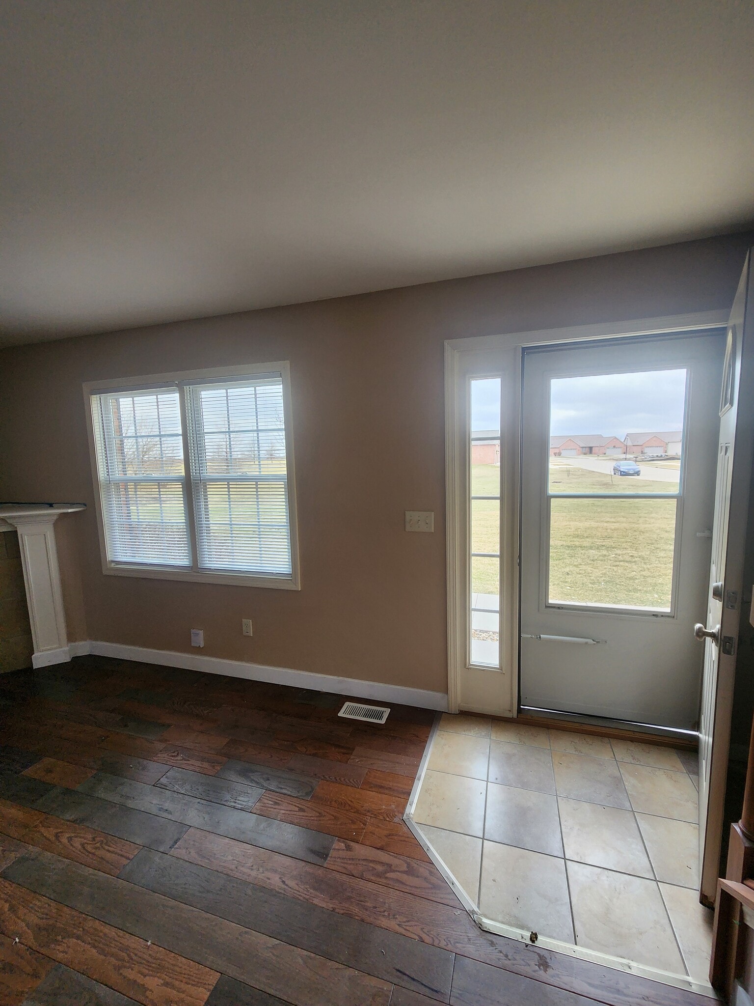 Front entrance - 1948 Glenbridge Rd