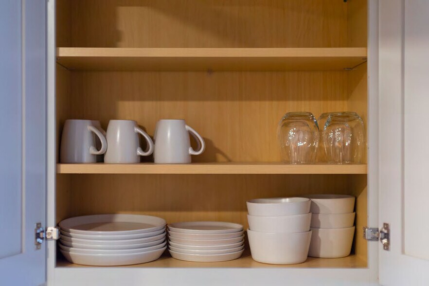 Building Photo - 3000 Golden Rd