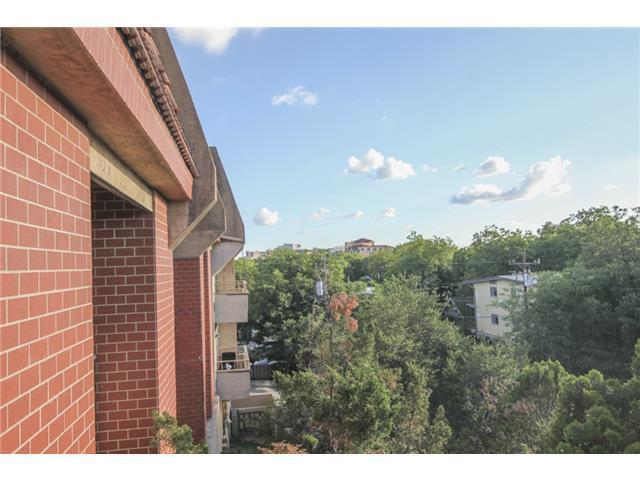 Building Photo - SUNCHASE 216